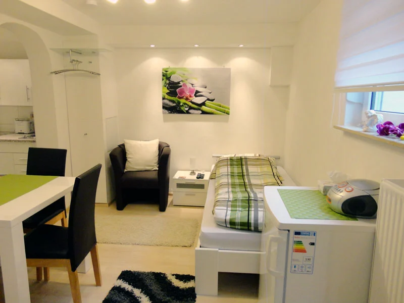 1 Zimmer Wohnung in 73734 Esslingen-Berkheim (Obj-Nr. 0647)