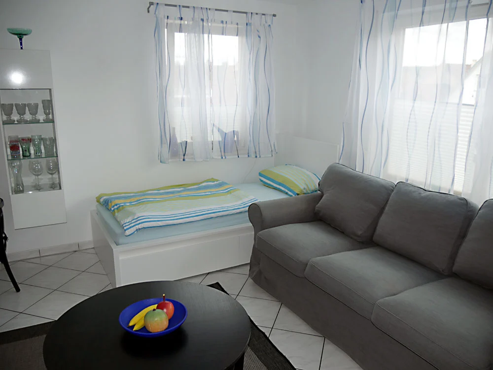 1 Zimmer Wohnung in 73765 Neuhausen (Obj-Nr. 0718)